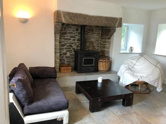 merveilleux cottage dans parc de 7,5 hectares Saint-Nicolas-du-Pélem Extérieur photo