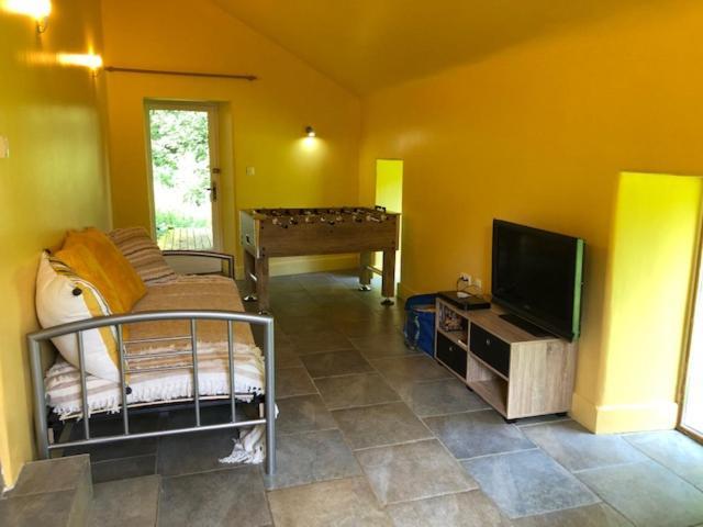 merveilleux cottage dans parc de 7,5 hectares Saint-Nicolas-du-Pélem Extérieur photo